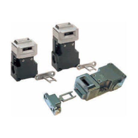 Omron F3S-TGR-KM15-30 F3STGRKM1530 OMRON FC Gate Head Metal Body Plastic 3xM20 3nc contact forms Slow